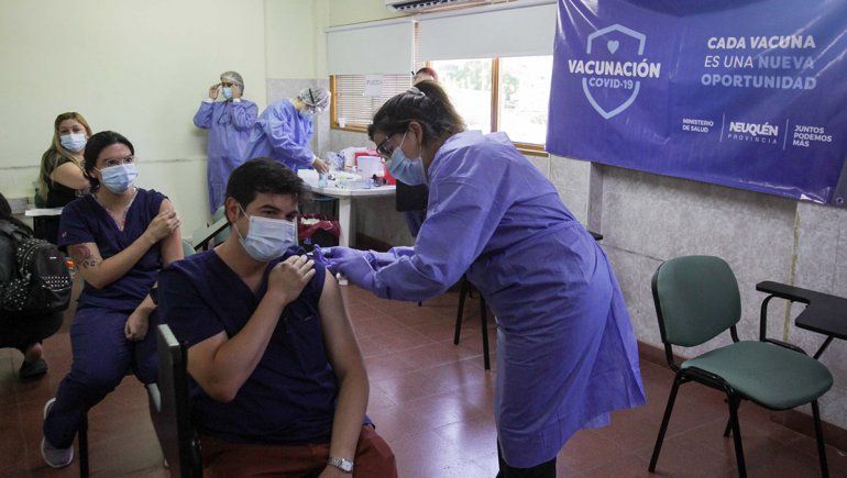 Coronavirus: llegan 1800 nuevas dosis de la vacuna rusa a Neuquén