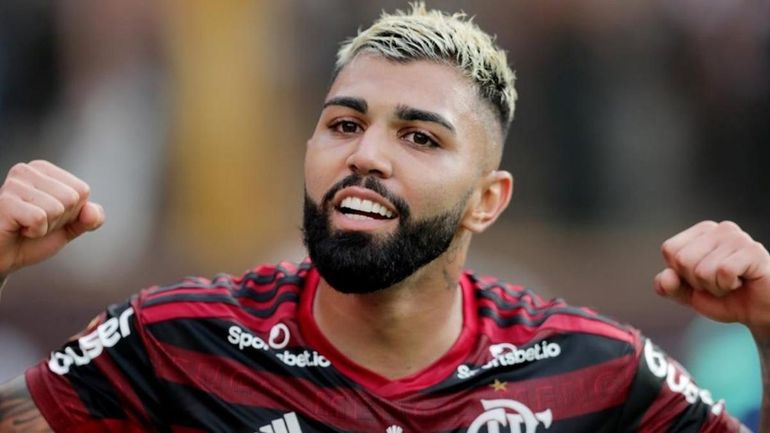 Gabigol anotó tras una decisión controversial.