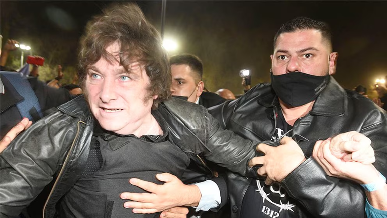 El presidente fue amenazado de muerte.