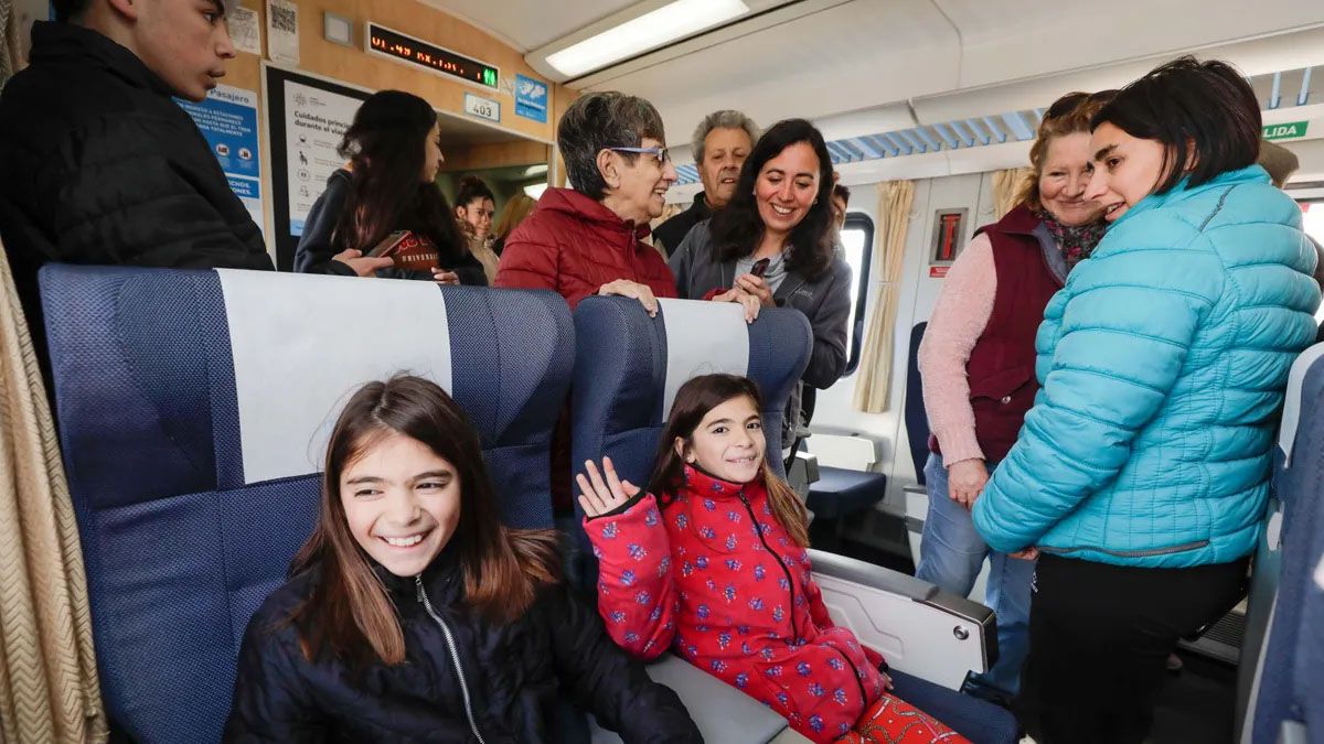 Vacaciones: irán 650.000 personas en avión y tren