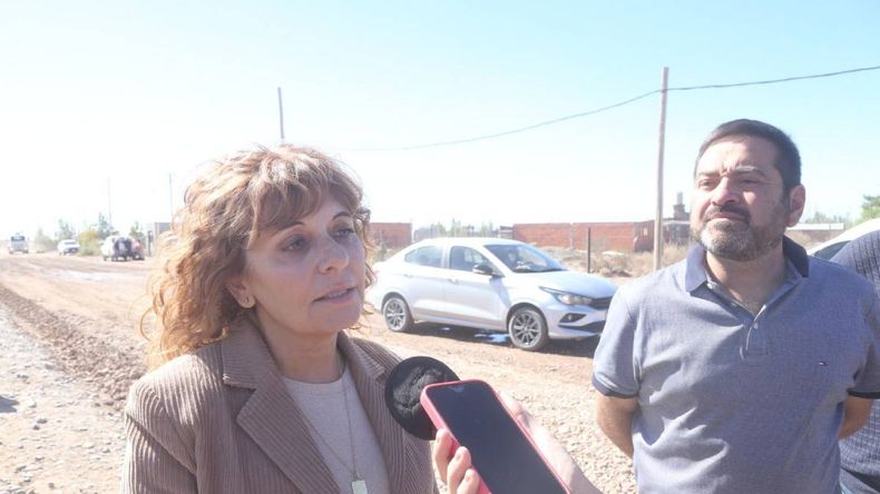 Avanza la regularización del sector Jarillal: abren calles para llevar servicios a más de 500 familias | LM Neuquen Avanza la regularización del sector Jarillal: abren calles para llevar servicios a más de 500 familias