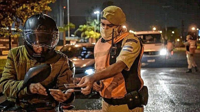 Fuerzas federales controlan el cumplimiento de las medidas contra el Covid