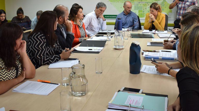 Cruce entre Fonfach y Jure por las ex trabajadoras municipales