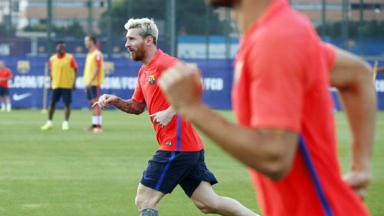 Messi se movió diferenciado en Barcelona luego de dos semanas inactivo.