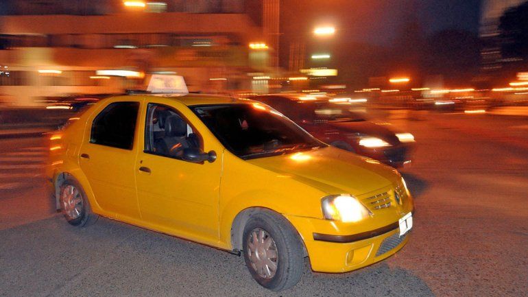 Los controles de taxis se implementaron por los robos que sufrían.
