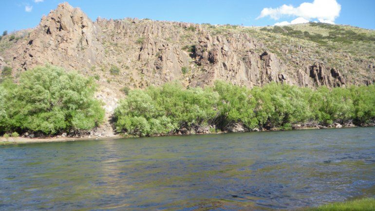Estudiantes secundarios investigarán el impacto de la basura en el río Aluminé