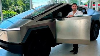 El legislador habría importado la camioneta eléctrica desde Estados Unidos. El legislador habría importado la camioneta eléctrica desde Estados Unidos.