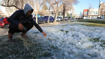 Un lunes helado en Neuquén / Fotos Un lunes helado en Neuquén / Fotos