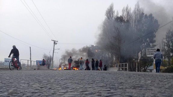 padres de la escuela 285 cortan la ruta