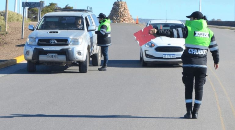 En Tránsito de Puerto Madryn explican que el problema se agrava en el verano, pero la cantidad de alcoholemias positivas en invierno también es muy alta. En Tránsito de Puerto Madryn explican que el problema se agrava en el verano, pero la cantidad de alcoholemias positivas en invierno también es muy alta. 