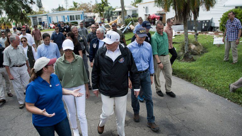 El presidente de EE.UU. estuvo en la zona más afectada por el huracán.