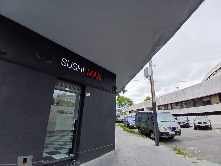 Desde Plottier hasta Montevideo, el local de Sushi Mak en Uruguay. Desde Plottier hasta Montevideo, el local de Sushi Mak en Uruguay.
