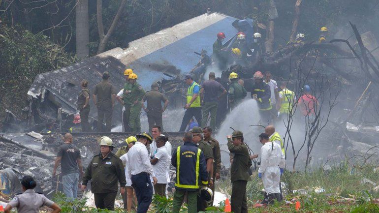 Un avión con 104 pasajeros cayó al despegar en Cuba