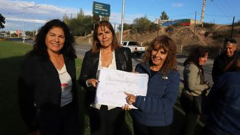 La presidenta del Concejo Deliberante, Claudia Argumero; la subsecretaria de Infraestructura, Mariel Bruno y la jefa de Gabinete, María Pasqualini. La presidenta del Concejo Deliberante, Claudia Argumero; la subsecretaria de Infraestructura, Mariel Bruno y la jefa de Gabinete, María Pasqualini.