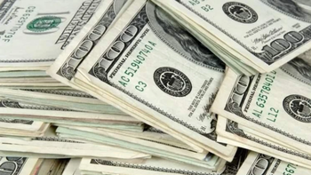 El dólar marcó un nuevo registró en la baja de precio. El dólar marcó un nuevo registró en la baja de precio.