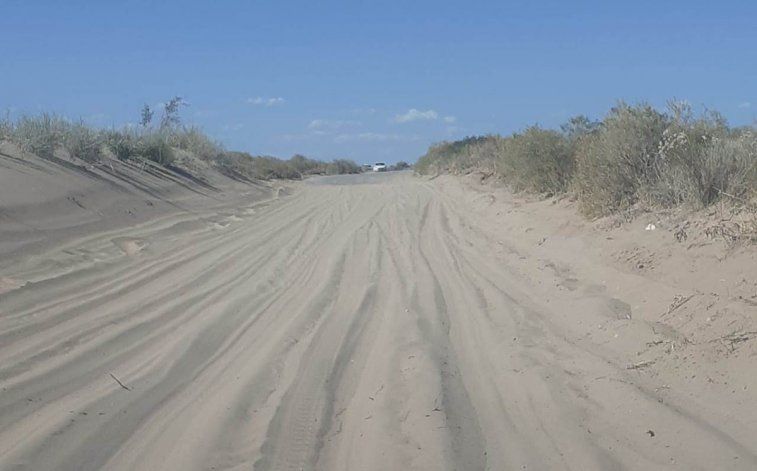 La arena disuelta hace intransitable el sector. Los más damnificados son los turistas que desconocen el terreno.