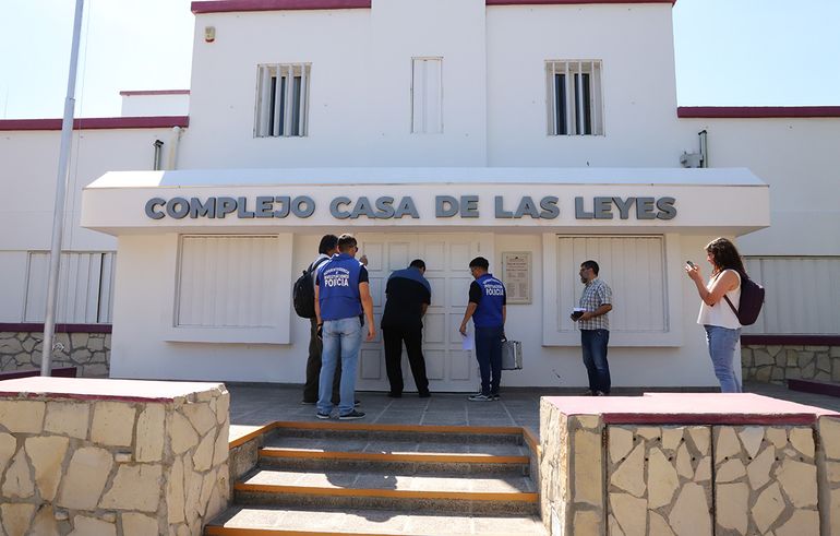 El allanamiento a Casa de las Leyes se realizó el pasado viernes / Foto 