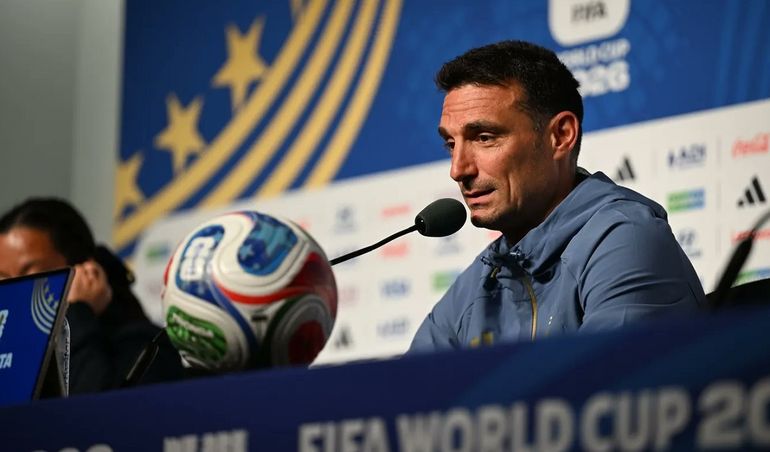 Scaloni, entre un posible cambio y bajar los decibeles al partido ante Inglaterra