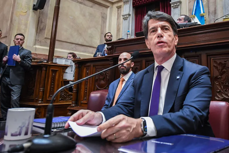 El Jefe de Gabinete, Nicolás Posse, ratificó la devaluación del 2% hasta fin de año. El Jefe de Gabinete, Nicolás Posse, ratificó la devaluación del 2% hasta fin de año.