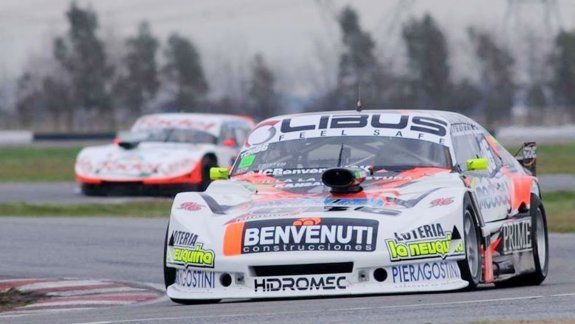 Hay un poco de pelea para entrar, pero creo que vamos a andar bien, señaló el joven piloto.