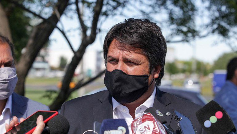 Gaido mostró cómo será el parque lineal sobre el río Neuquén