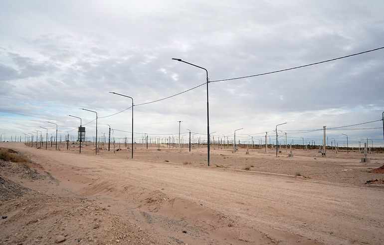 Plan de viviendas en la meseta: no hay plata y la empresa constructora no puede continuar con las obras