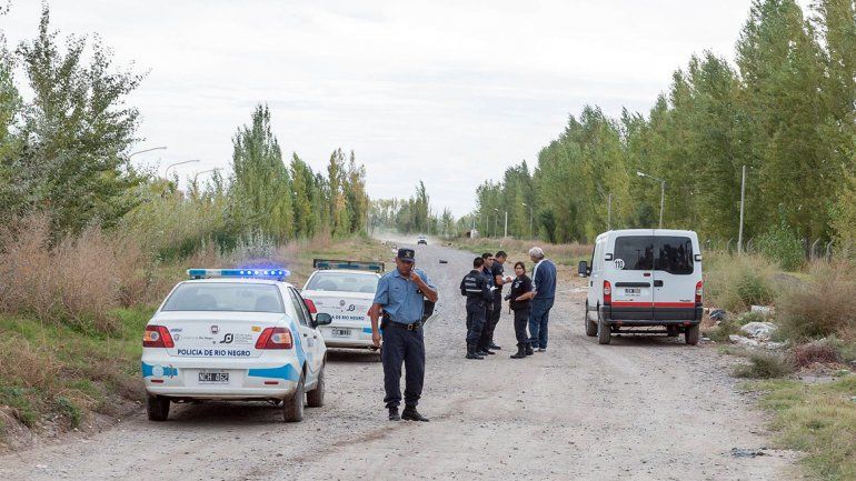 Secuestraron a un vendedor en Centenario, le robaron $70.000 y lo tiraron en Cipolletti