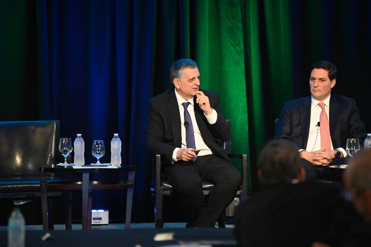 Horacio Marín y Juan Martín Bulgheroni en el evento Shale en Argentina en Houston. Horacio Marín y Juan Martín Bulgheroni en el evento Shale en Argentina en Houston.