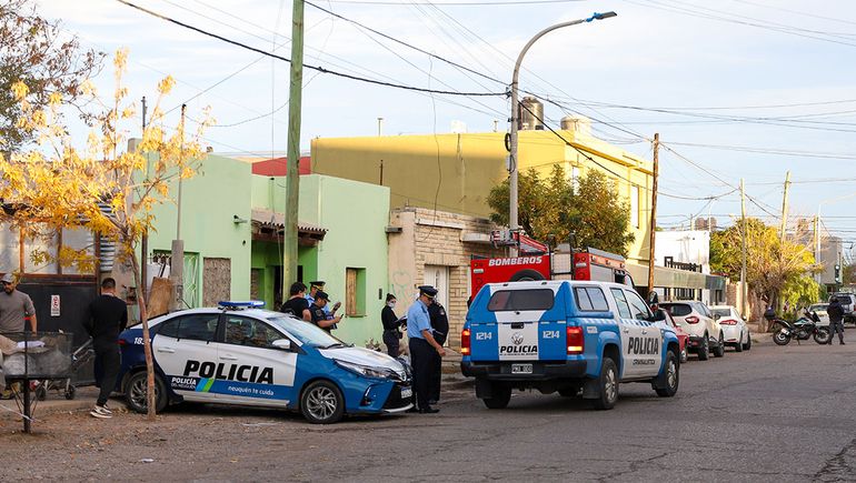 Investigan la muerte de un hombre hallado en una vivienda del Bajo neuquino.