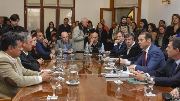 Gobierno firmó un acuerdo para edificar 533 viviendas