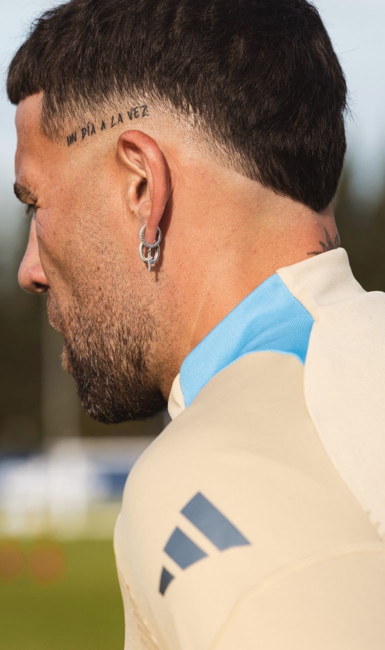 El nuevo tatuaje de Nicolás Otamendi El nuevo tatuaje de Nicolás Otamendi