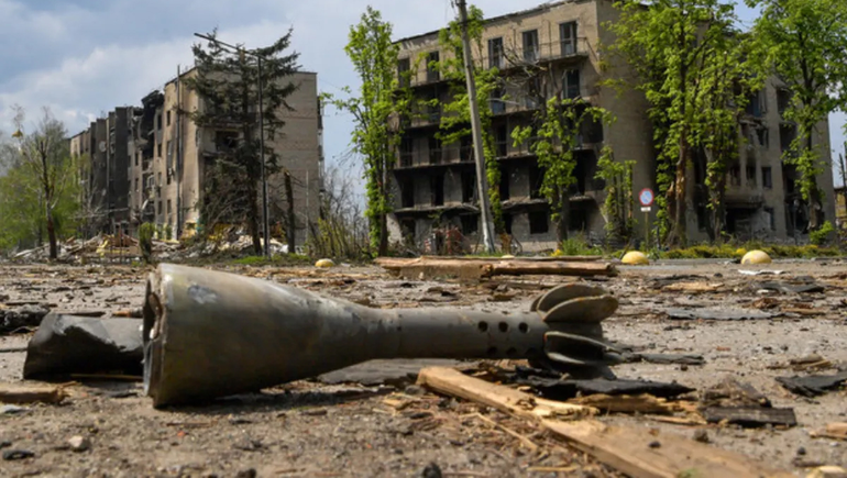 Tropas rusas avanzan y en el este recrudece la batalla