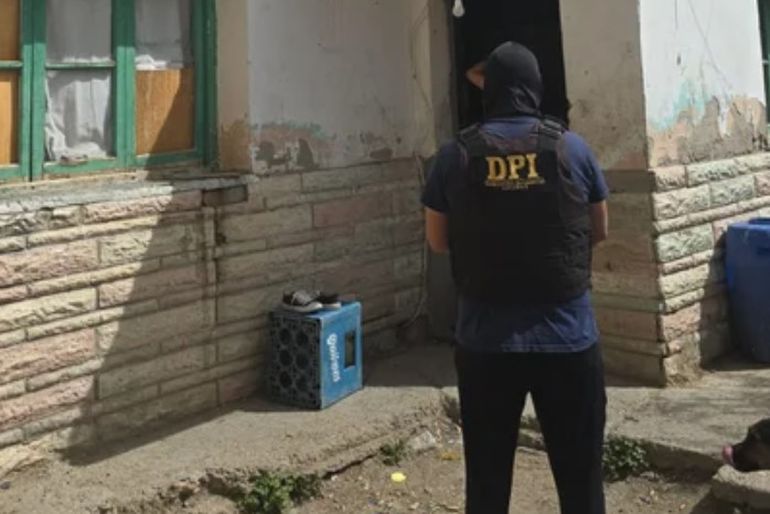 Allanamiento en el barrio Fuchs de Comodoro Rivadavia. Allanamiento en el barrio Fuchs de Comodoro Rivadavia.