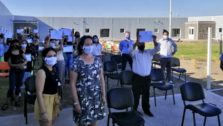 Triunfal egreso de 113 alumnos de Vaca Muerta en plena pandemia