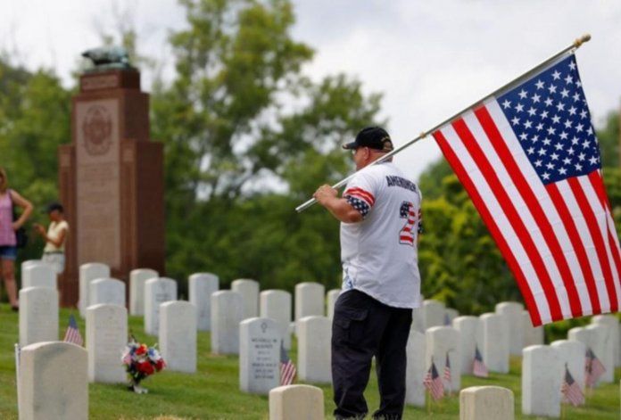 EE.UU.: el coronavirus no da respiro y marca tres tristes récords en un día