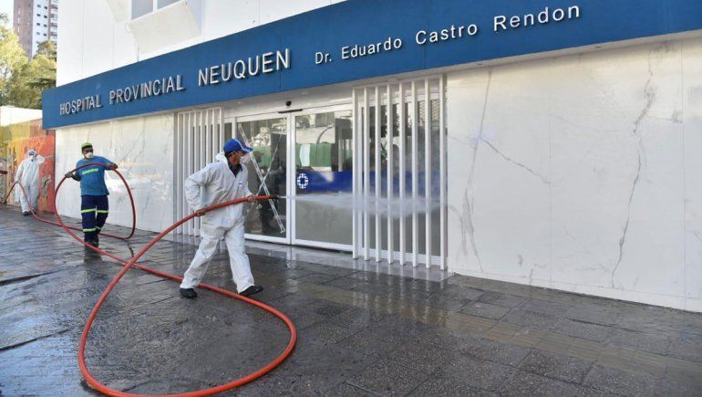 La Municipalidad desinfecta veredas y espacios de mayor circulación de personas