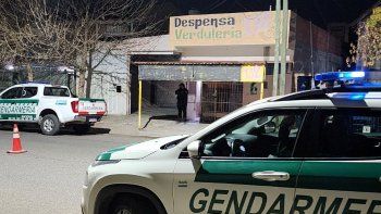 El punto de venta de droga allanado fue el domicilio que está al lado de la verdulería. 