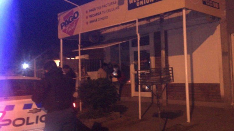 Se robaron 25 mil pesos en mercadería de una regalería y quedaron escrachados