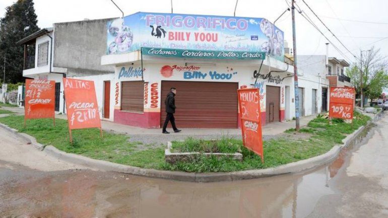 La carnicería y el auto