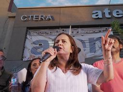 Fany Mansilla advirtió sobre una péligroso proyecto del gobierno nacional en materia educativa. Fany Mansilla advirtió sobre una péligroso proyecto del gobierno nacional en materia educativa.
