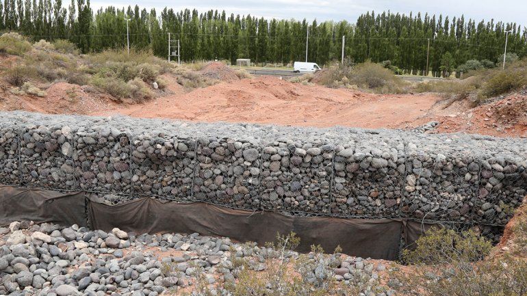 Los azudes evitarán que el agua de lluvia arrase con la Ruta 7.