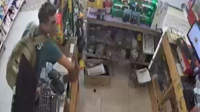 Comerciantes denuncian robos en el oeste y culpan a los limpiavidrios.