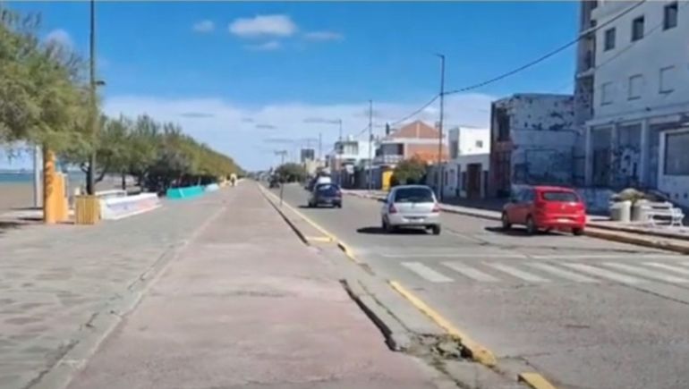 La costanera de Playa Unión, en las afueras de la capital de Chubut, que horas antes del intento de robo de cables cambió de sentido de circulacion. La costanera de Playa Unión, en las afueras de la capital de Chubut, que horas antes del intento de robo de cables cambió de sentido de circulacion. 