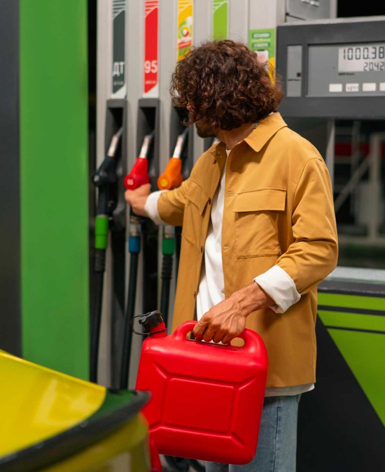 La mayoría de los autos en Argentina funcionan correctamente con nafta súper. Foto: Freepik La mayoría de los autos en Argentina funcionan correctamente con nafta súper. Foto: Freepik