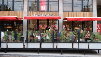 Juan Valdez desembarca en el centro de Neuquén. Juan Valdez desembarca en el centro de Neuquén.