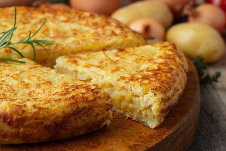 Tortilla de papa crocante, ideal para compartir