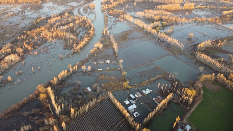 La crecida desnudó el negocio de loteos clandestinos en la costa del río Neuquén