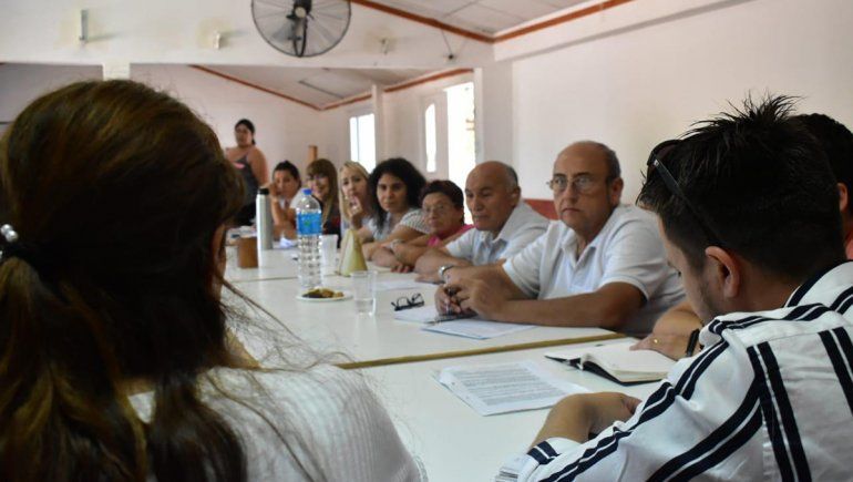 Adultos mayores: reunión con municipio.