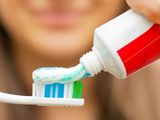 ¿Qué pasta usás para lavar tus dientes? Advierten que el fluoruro de estaño podría causar lesiones