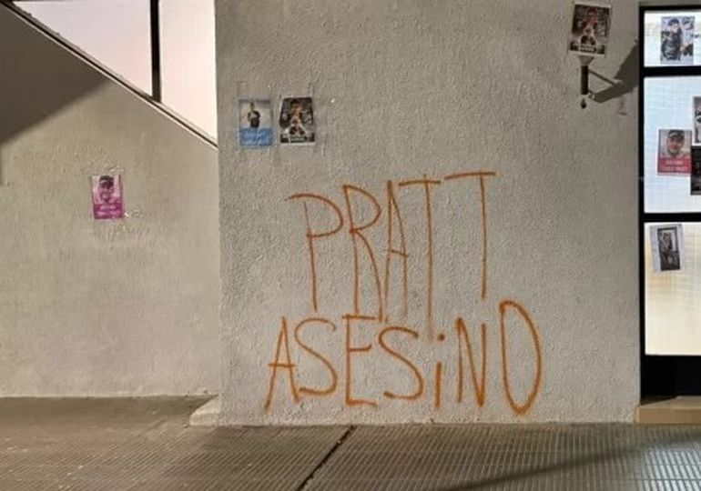 Pintadas por Nahuel Marcial en el Juzgado de Instrucción Penal de Caleta Olivia, Santa Cruz. Pintadas por Nahuel Marcial en el Juzgado de Instrucción Penal de Caleta Olivia, Santa Cruz.